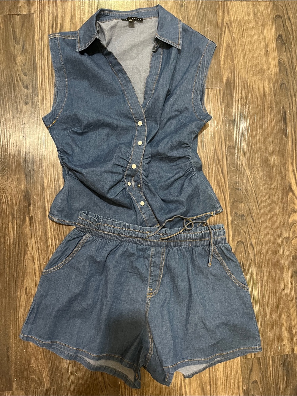 Denim Sleeveless Button-Front Top & Drawstring Shorts Set - Blue